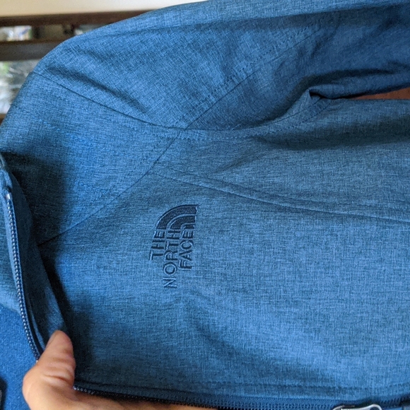 North Face Teal Softshell Jacket - Picture 4 of 9